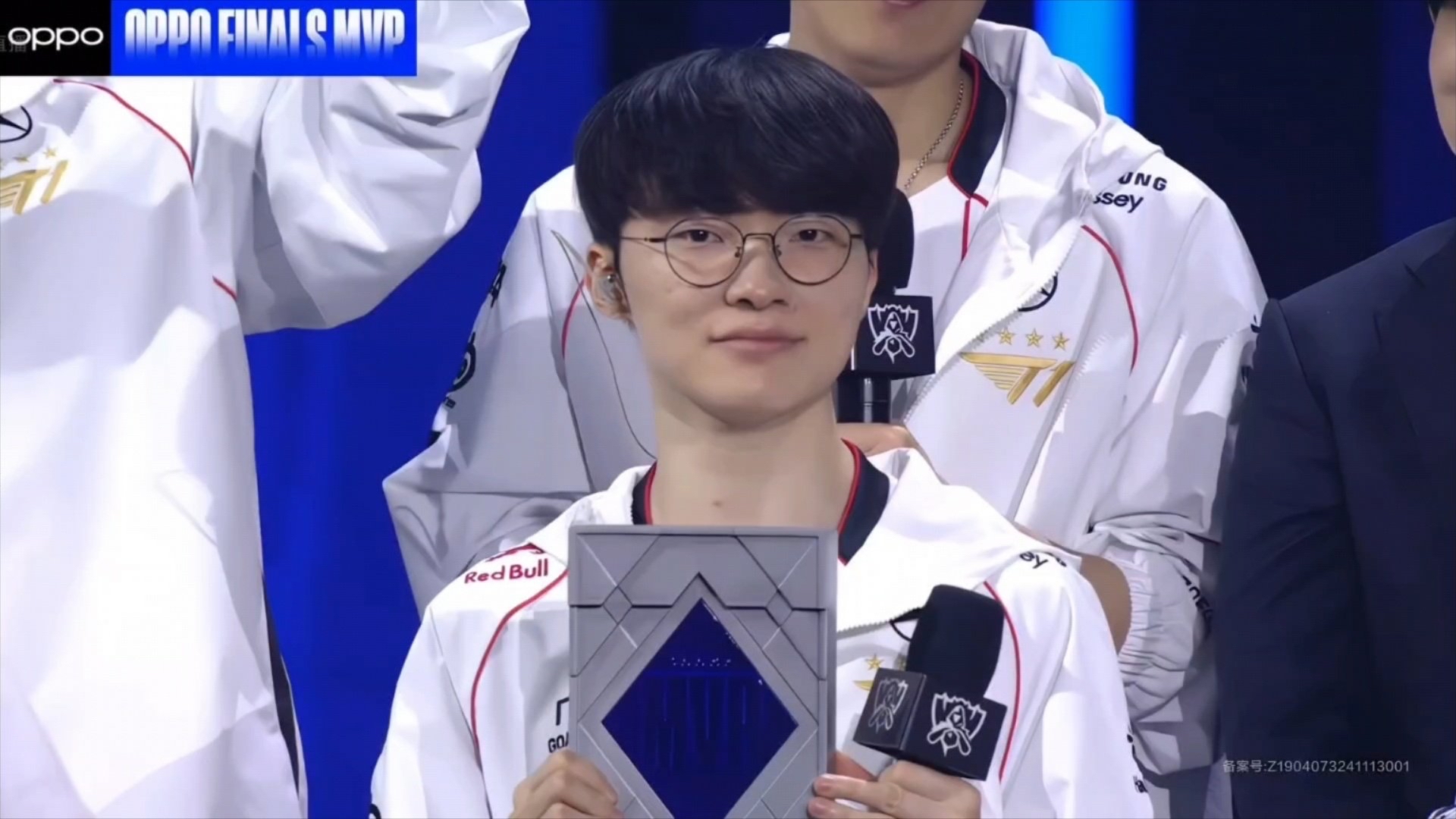 开云官网登录平台Faker重返赛场，晋级下一阶段首场状态出色，公牛观众沸腾！