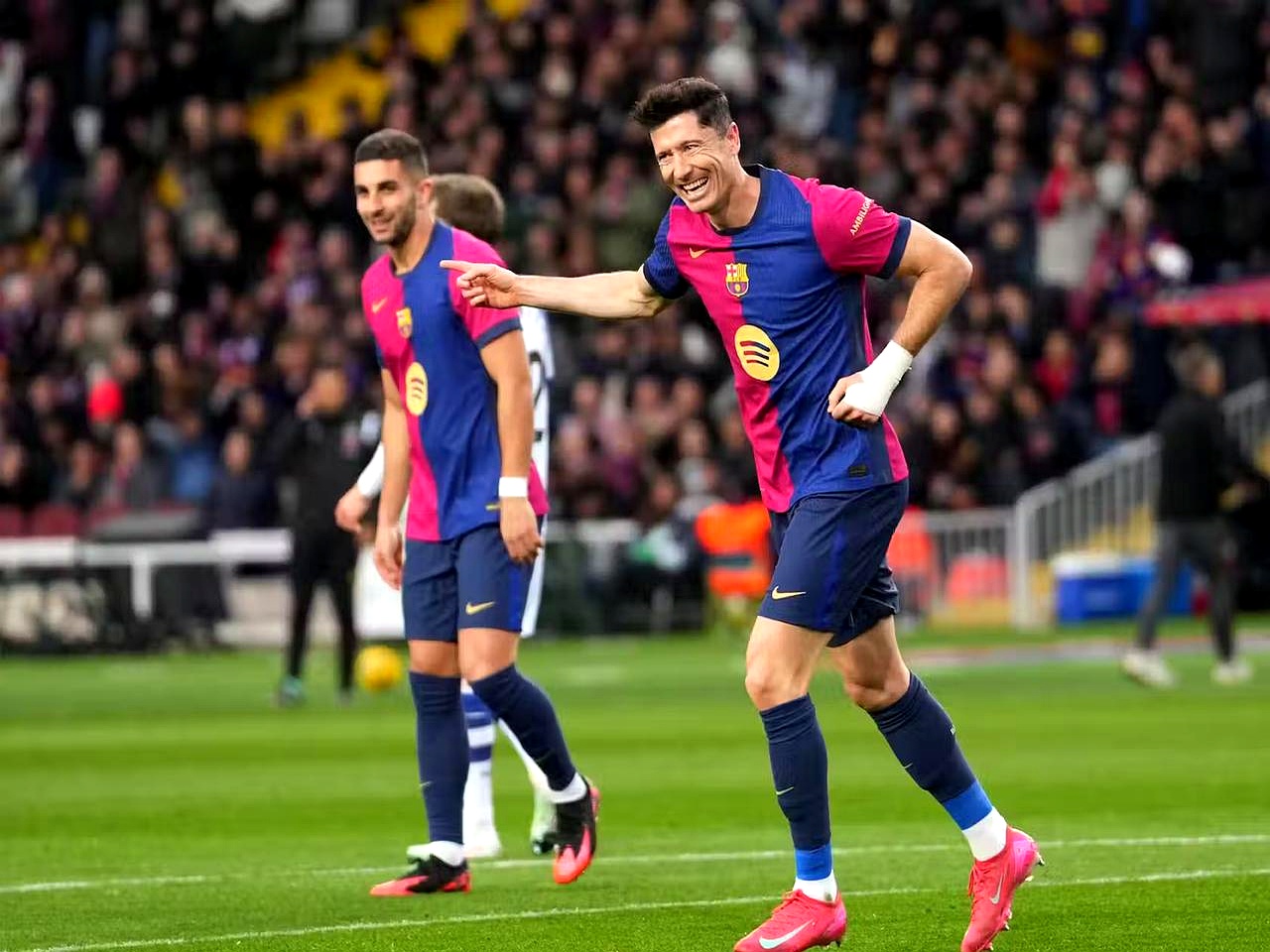 开云体育登录官网莱万多夫斯基连续三场比赛得分超过败北，日本队不断突破！的简单介绍