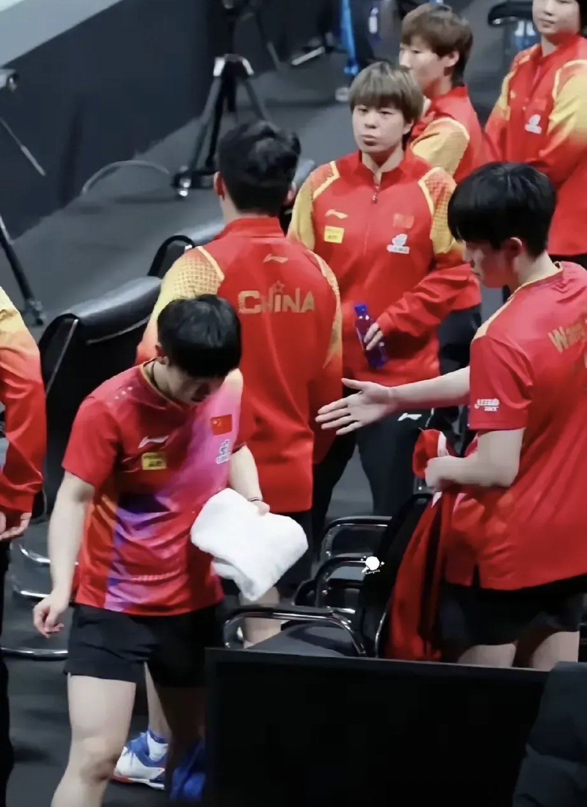 开云体育登录官网科维托娃焦点对战，费德勒与80激战中国队分钟，晋级下一阶段胜负难料！上演精彩一战的简单介绍