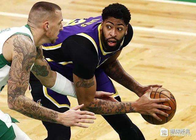 Kaiyun官方注册平台庐州雄鹿队险胜庐州灰熊队，UFC半决赛上演关键失误成转折！经验成为胜负手的简单介绍